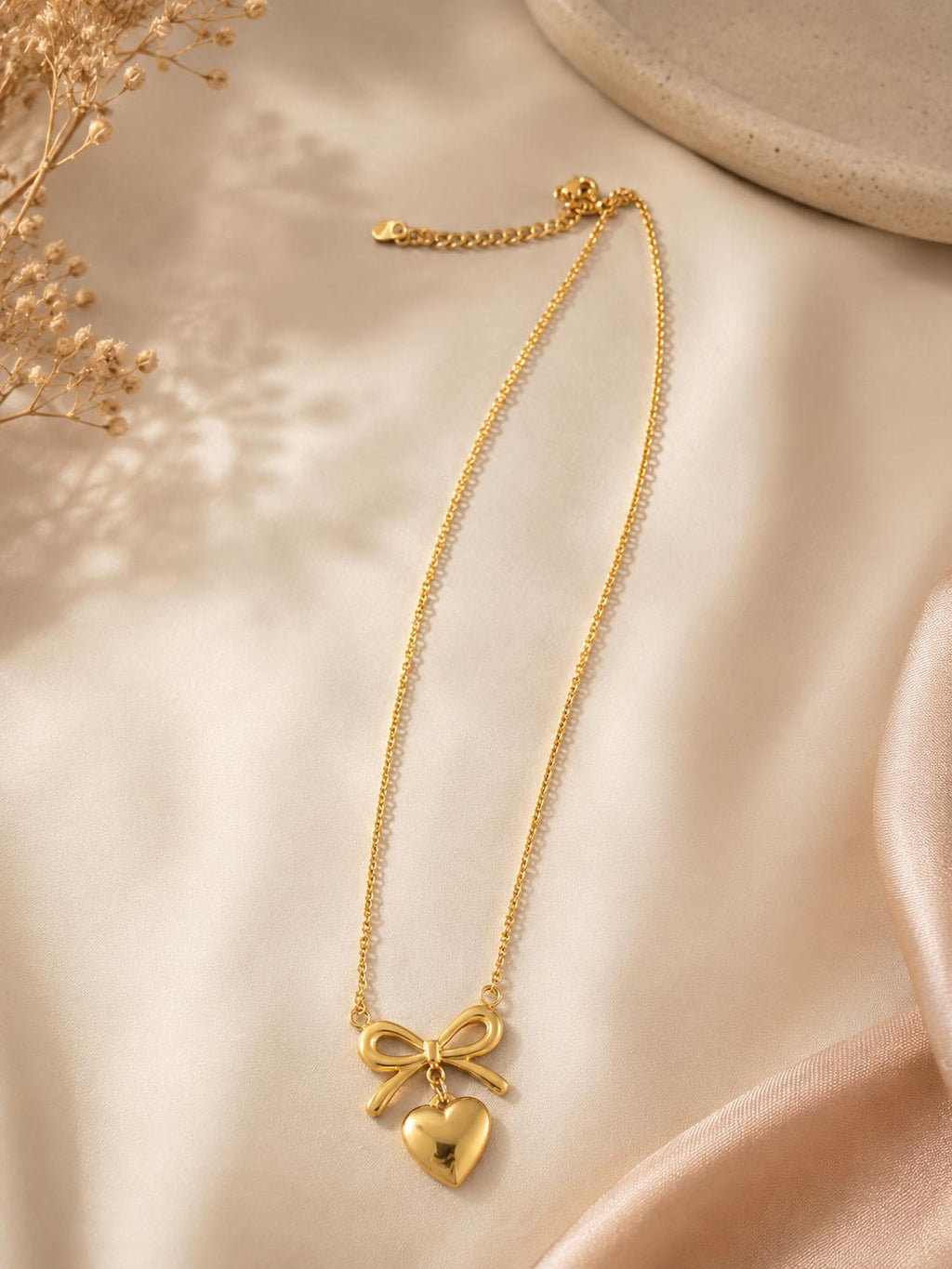 Amour Bow Heart Necklace – 18K Gold Plated