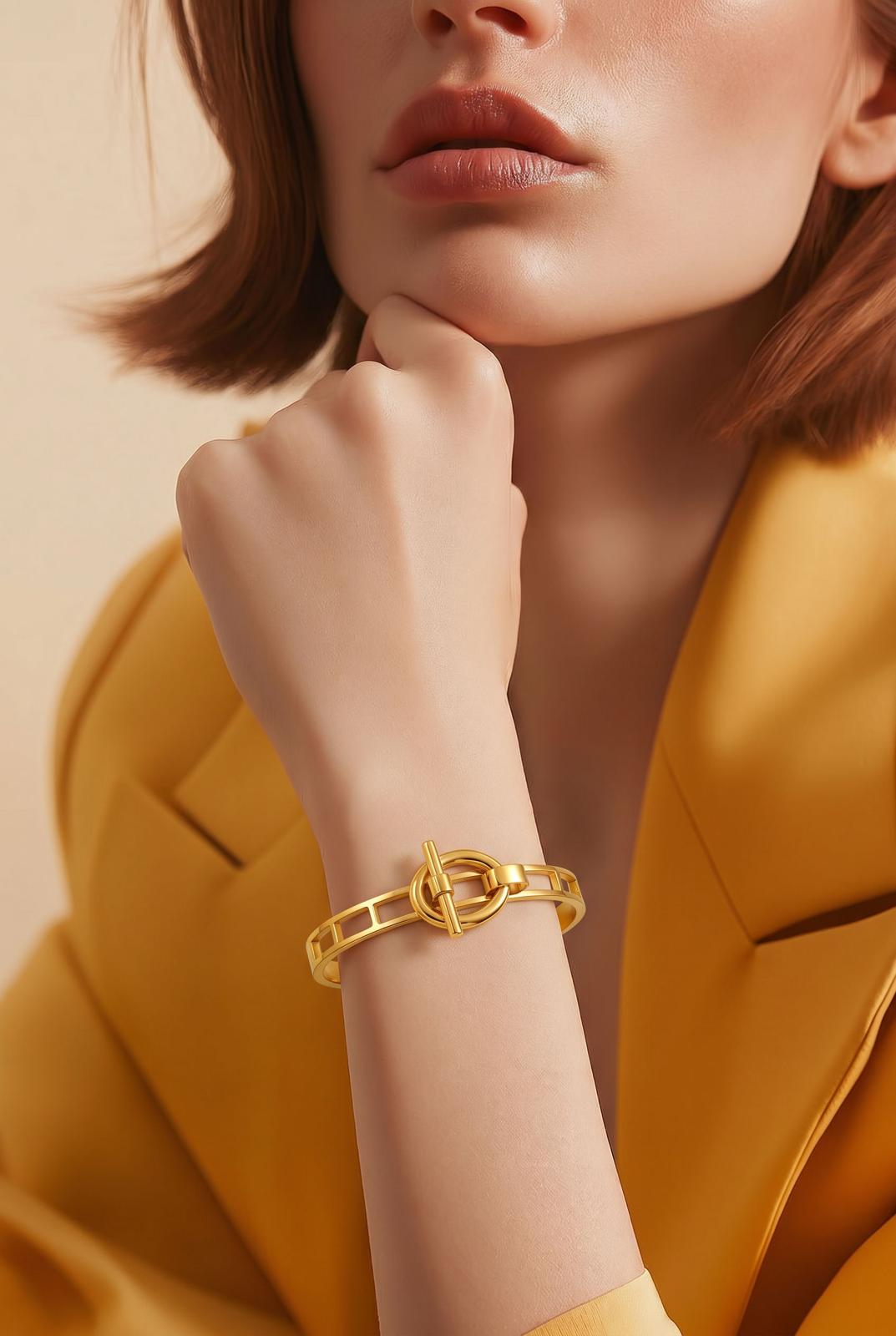 Celeste Toggle Gold Bracelet – 18K Gold Plated