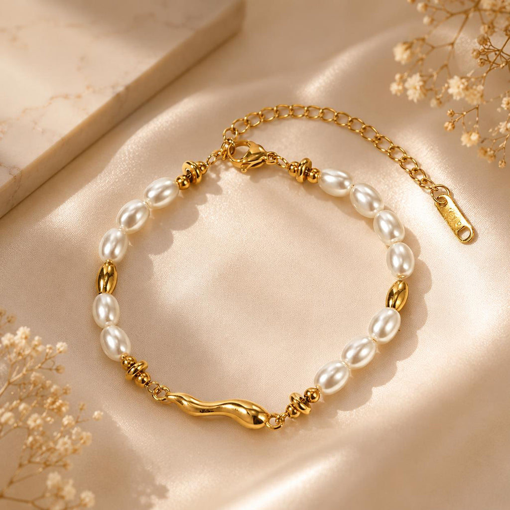 Elara Pearl Bracelet | Waterproof 18K Gold Plated Pearl Bracelet | Aurelia Co.