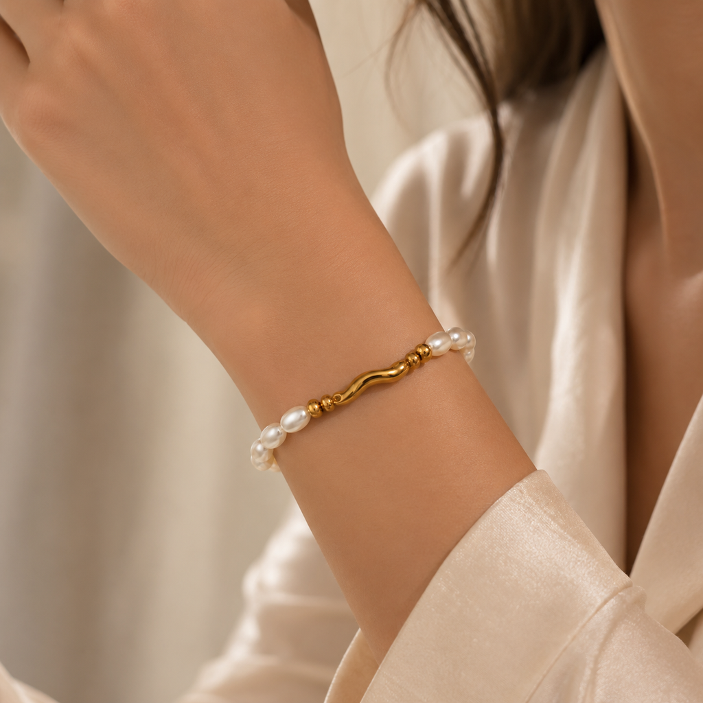 Elara Pearl Bracelet | Waterproof 18K Gold Plated Pearl Bracelet | Aurelia Co.