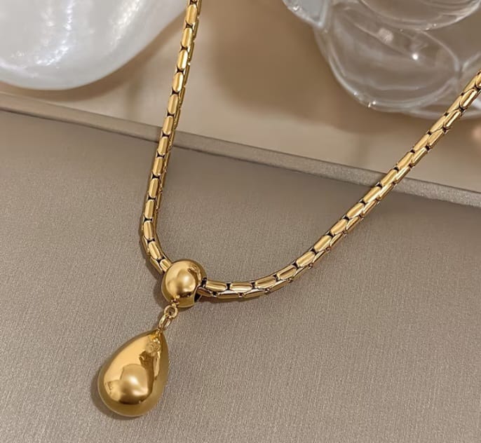 Aurelia Teardrop Gold Necklace | Waterproof Jewellery Australia