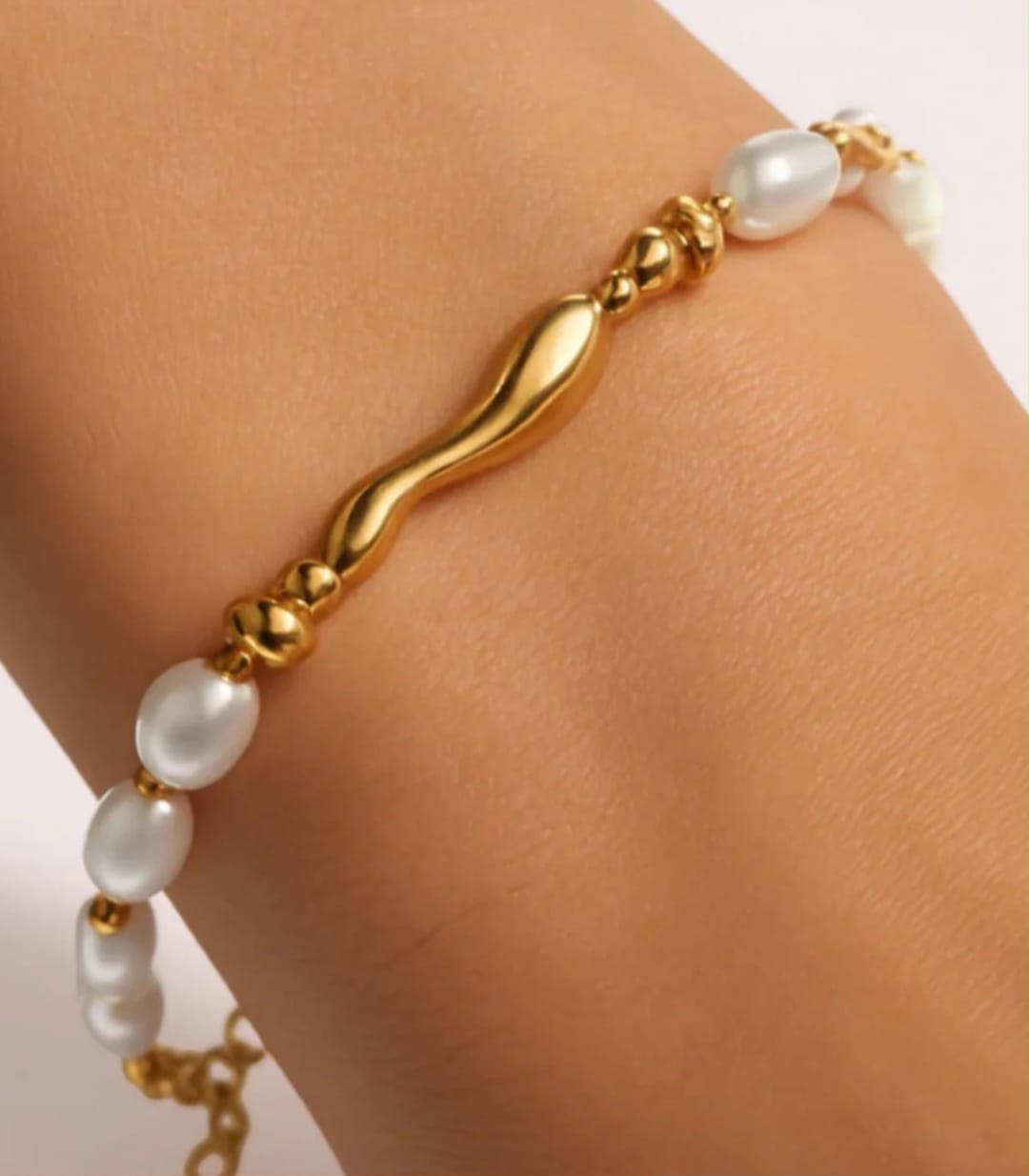 Elara Pearl Bracelet | Waterproof 18K Gold Plated Pearl Bracelet | Aurelia Co.