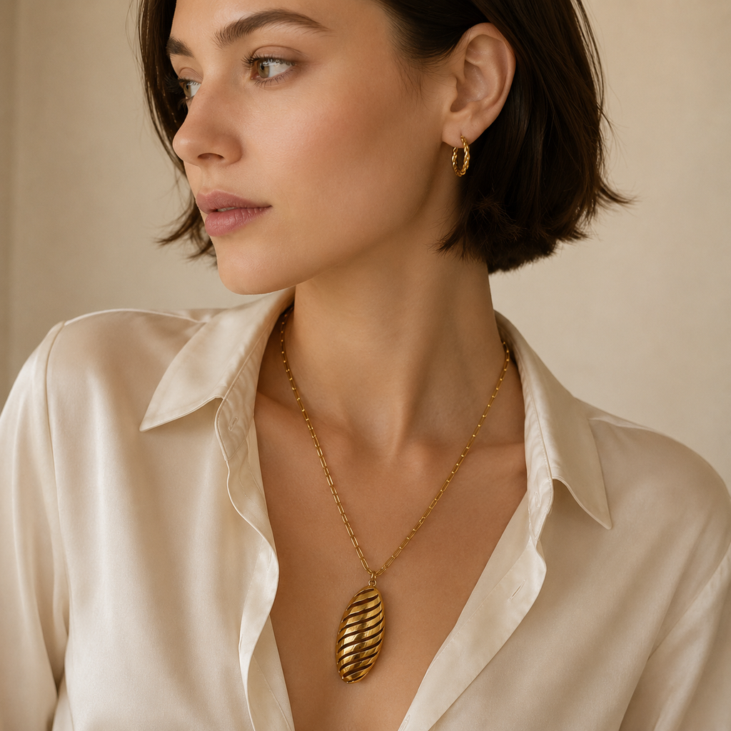 Exaggerated Oval Shaped Pendant Necklace | Waterproof | Aurelia Co.