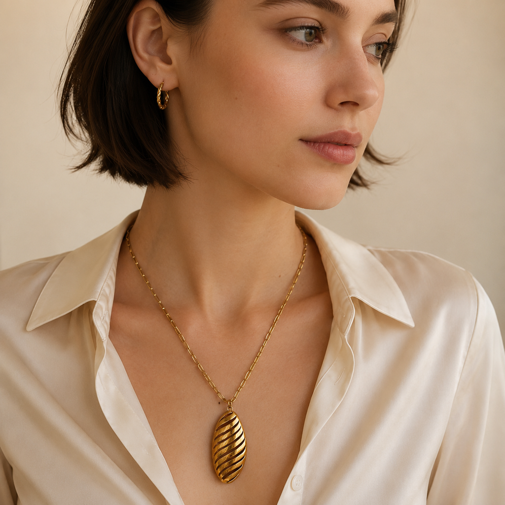 Exaggerated Oval Shaped Pendant Necklace | Waterproof | Aurelia Co.