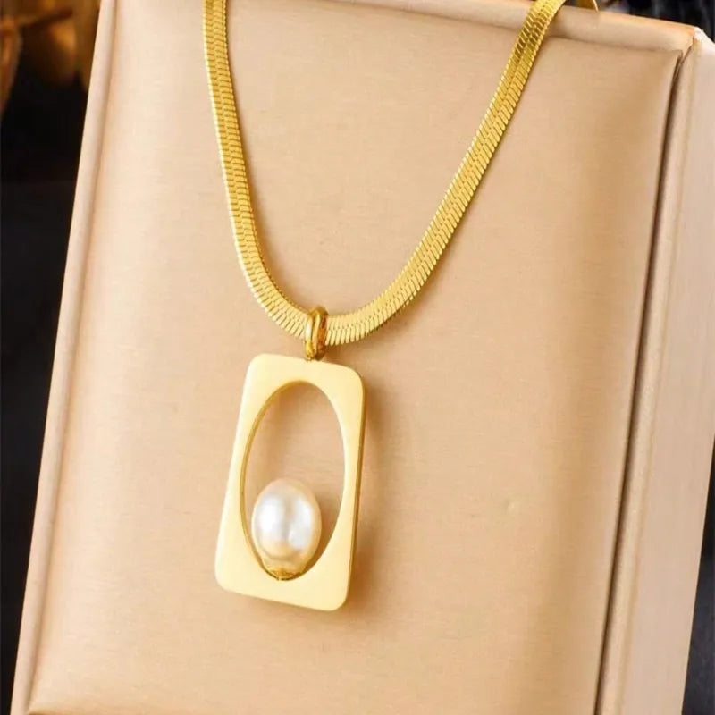 Pearl On Snake Pendant Necklace