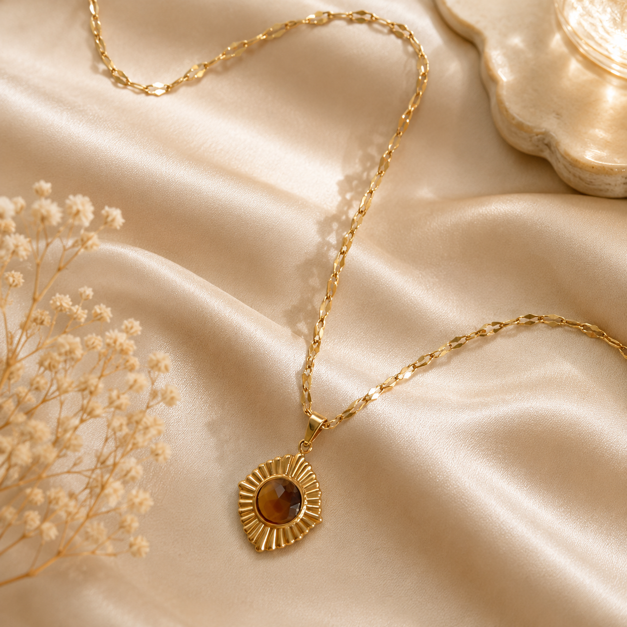 Solstice Pendant Necklace | Waterproof 18K Gold Necklace | Aurelia Co.