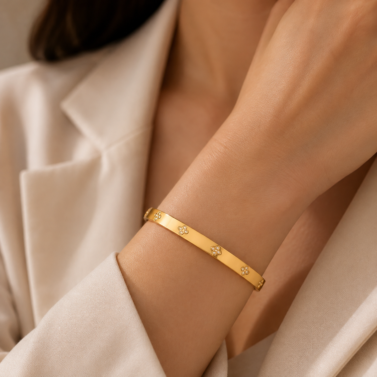 Luna Clover Gold Bracelet | Waterproof Jewellery Australia | Aurelia Co