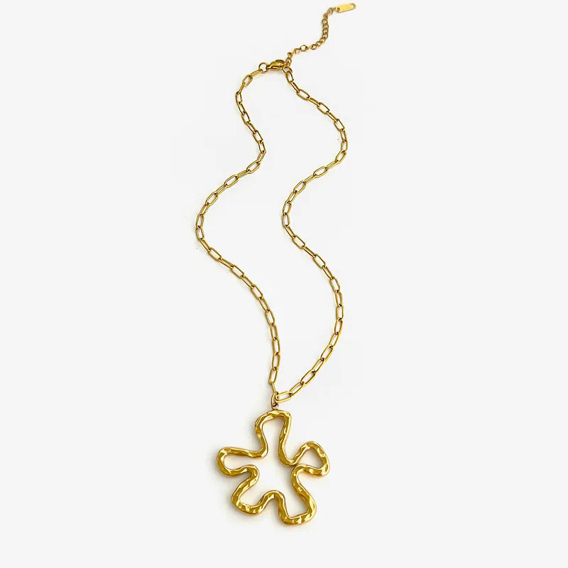 Exaggerated Star Shaped Pendant Necklace