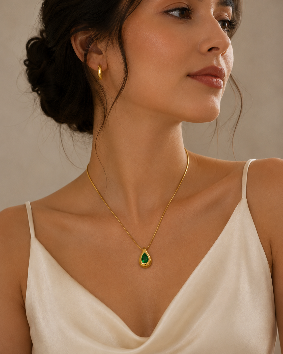 Water Droplet Green Stone Pendant Necklace | Waterproof