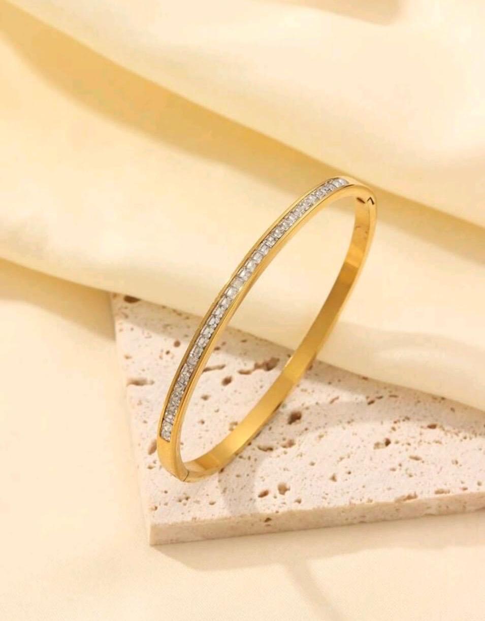 Aurora Crystal Gold Bracelet – Waterproof & Tarnish Resistant Bracelet
