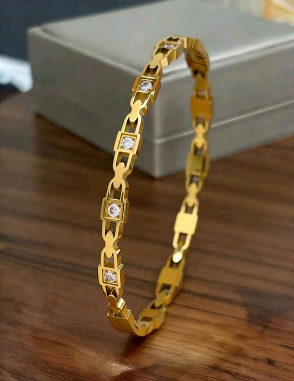 Celeste Crystal Link Gold Bracelet – Waterproof & Tarnish Resistant