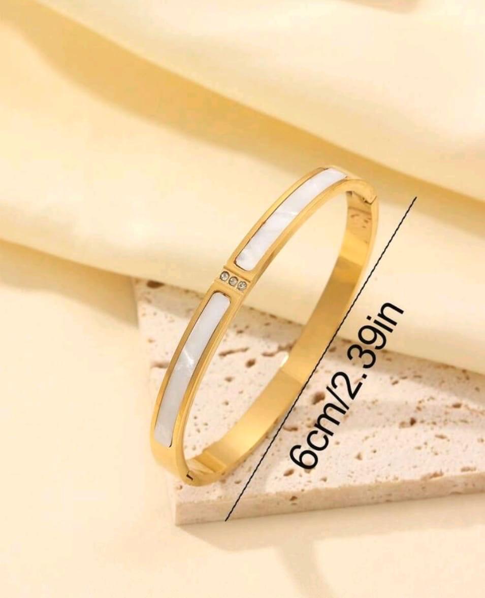 Luna Pearl Gold Waterproof bracelet