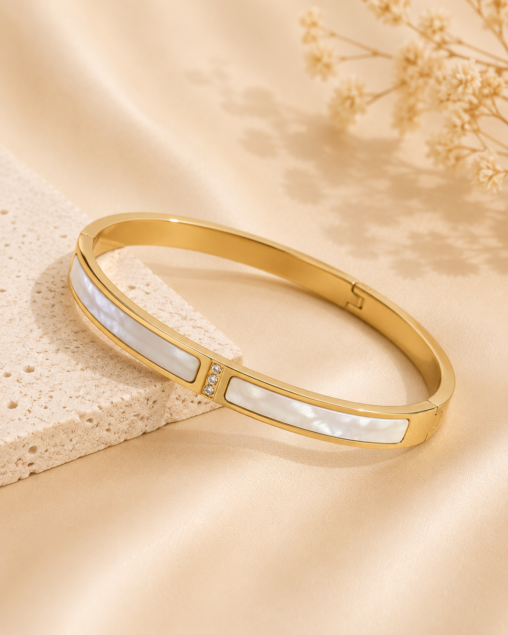 Luna Pearl Gold Waterproof bracelet